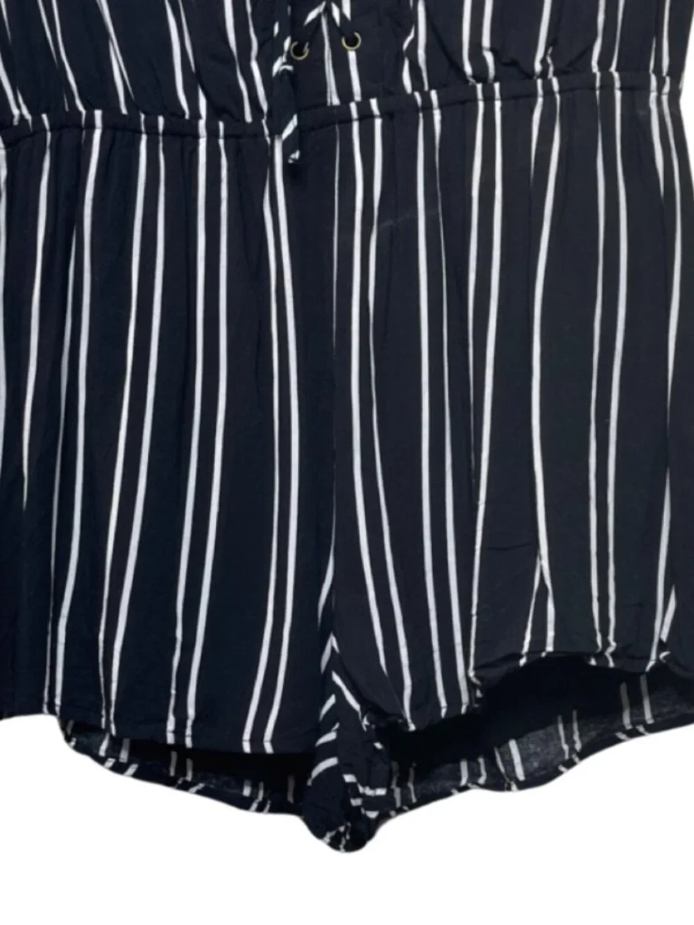 EE:SOME Striped Lace Up Front Sleeveless Summer Romper Size Large - Picture 3 of 12